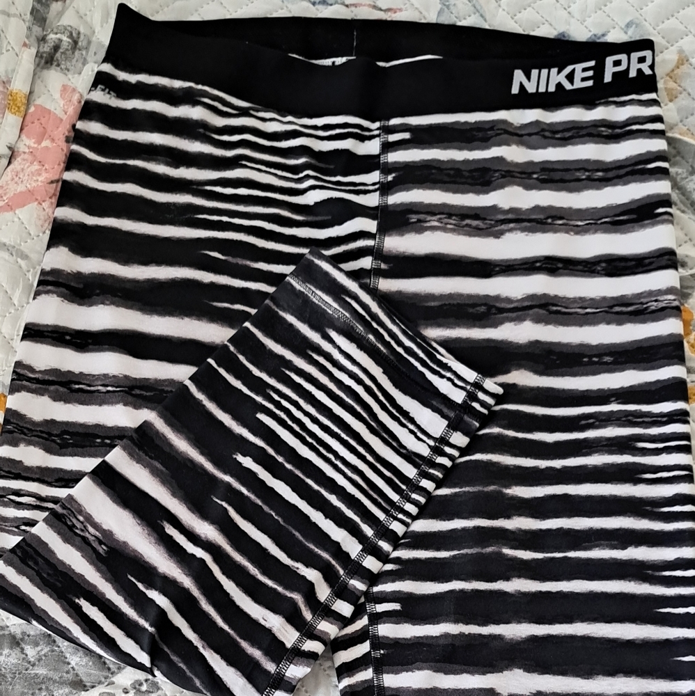 Nike Pro leggings